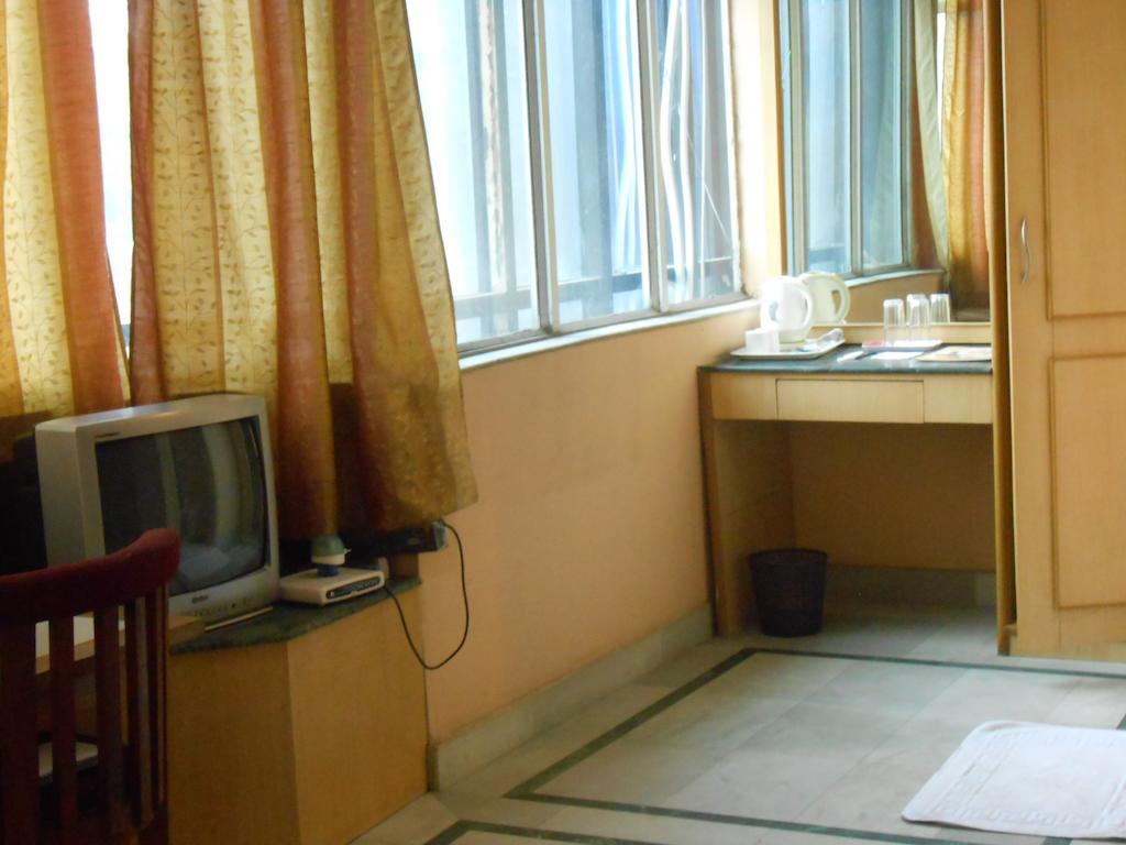 Kings Crown Salt Lake Kolkata Room photo