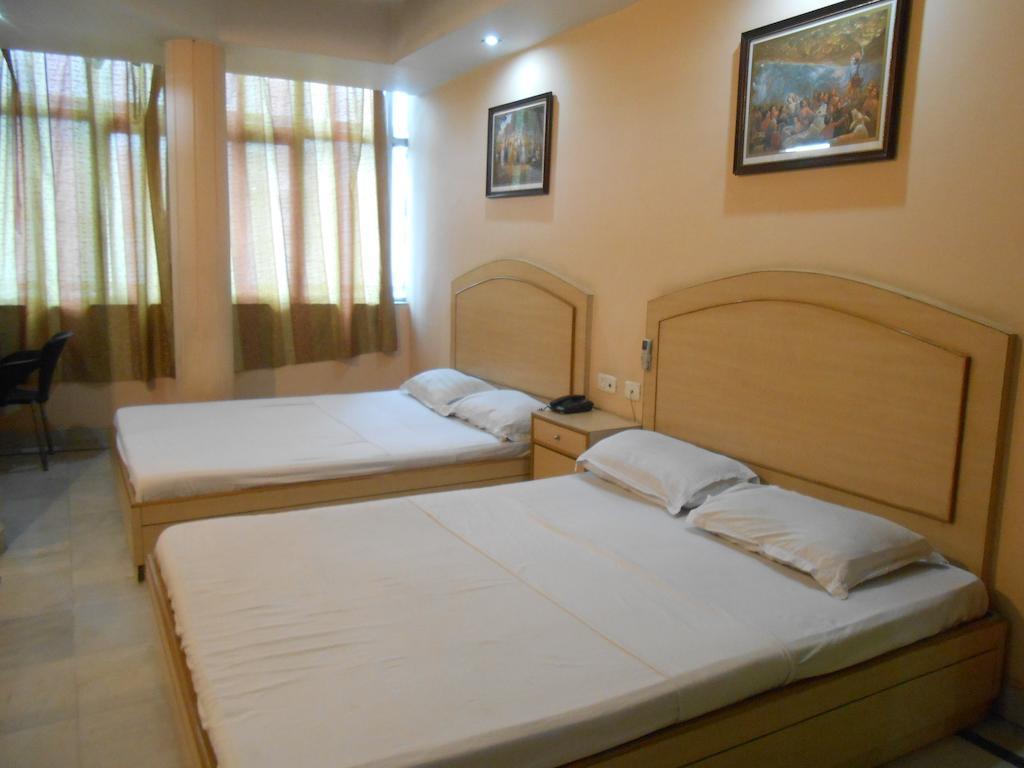 Kings Crown Salt Lake Kolkata Room photo