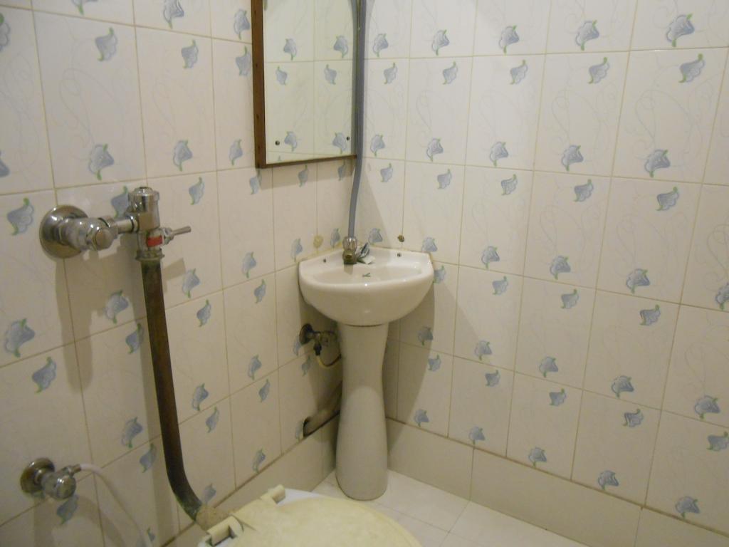 Kings Crown Salt Lake Kolkata Room photo