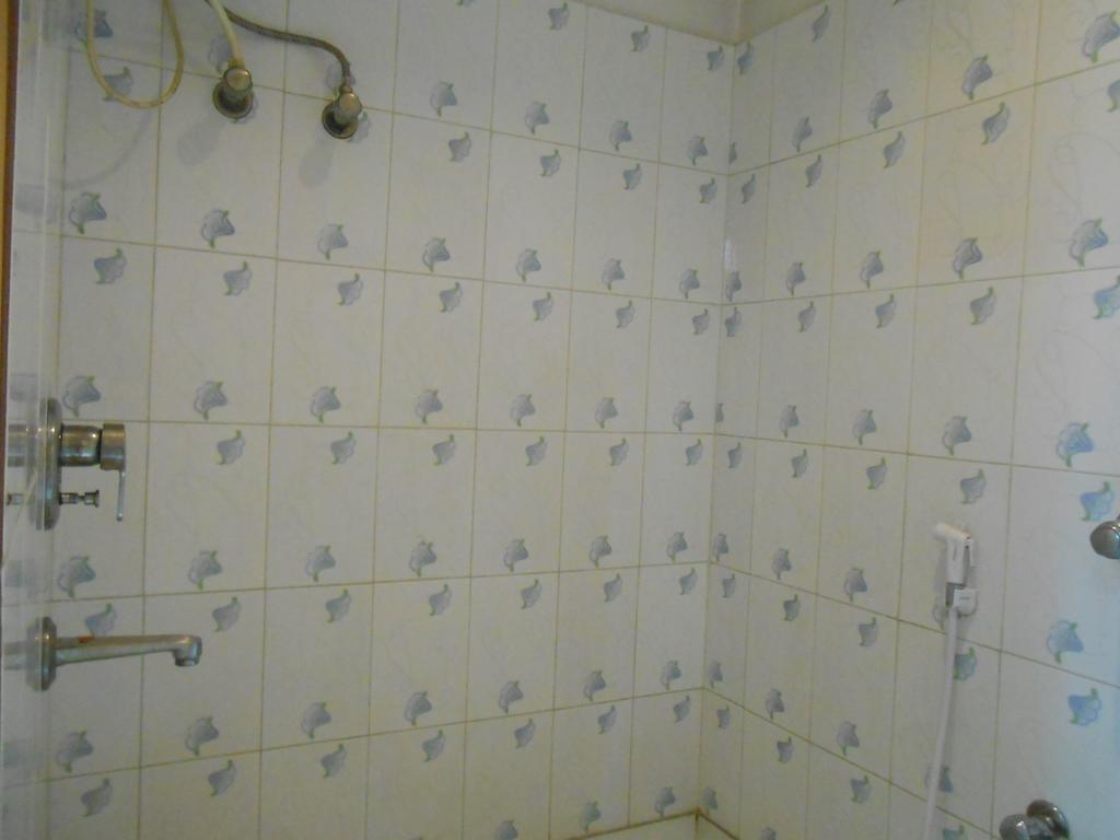Kings Crown Salt Lake Kolkata Room photo