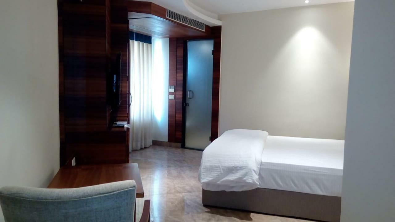 Kings Crown Salt Lake Kolkata Exterior photo